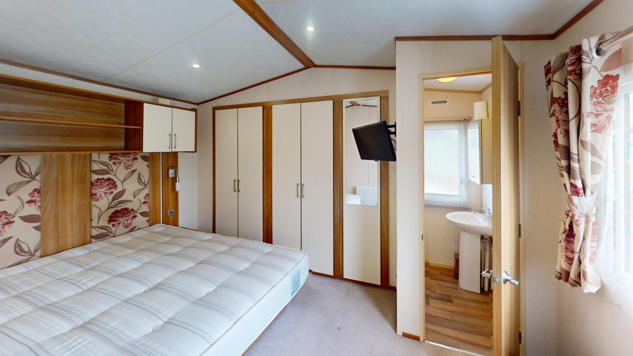 Abi Vista Diamond